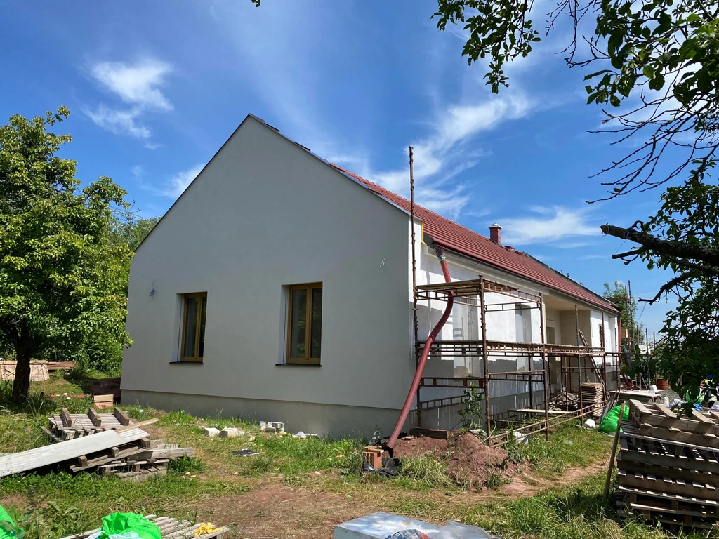 Lomnice novostavba — pohled 8